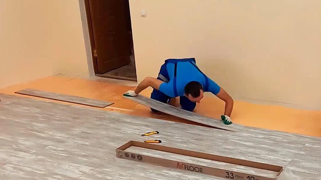 Laminat döşəmənin quraşdırılması
